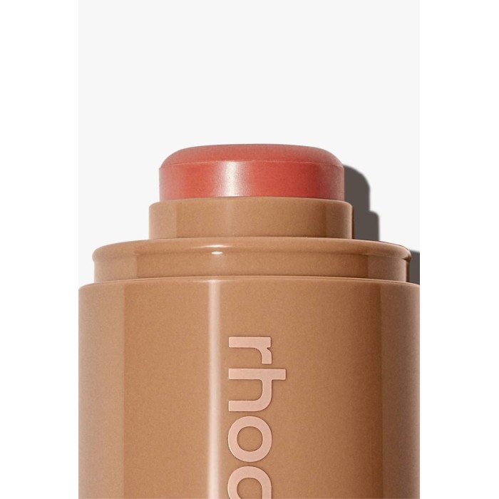 Кремовые румяна Rhode Pocket Blush в оттенке Freckle